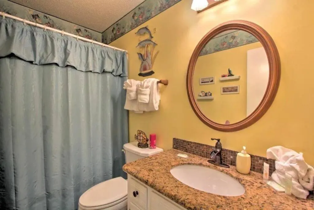 Cheerful 1-Bedroom Townhouse With Spacious Loft Panama City Beach