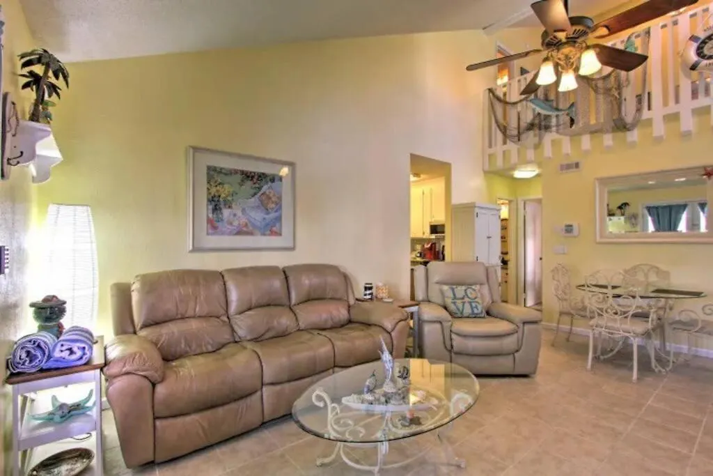 Cheerful 1-Bedroom Townhouse With Spacious Loft Panama City Beach United States