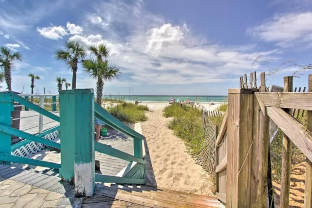 Cheerful 1-Bedroom Townhouse With Spacious Loft Panama City Beach Holiday home