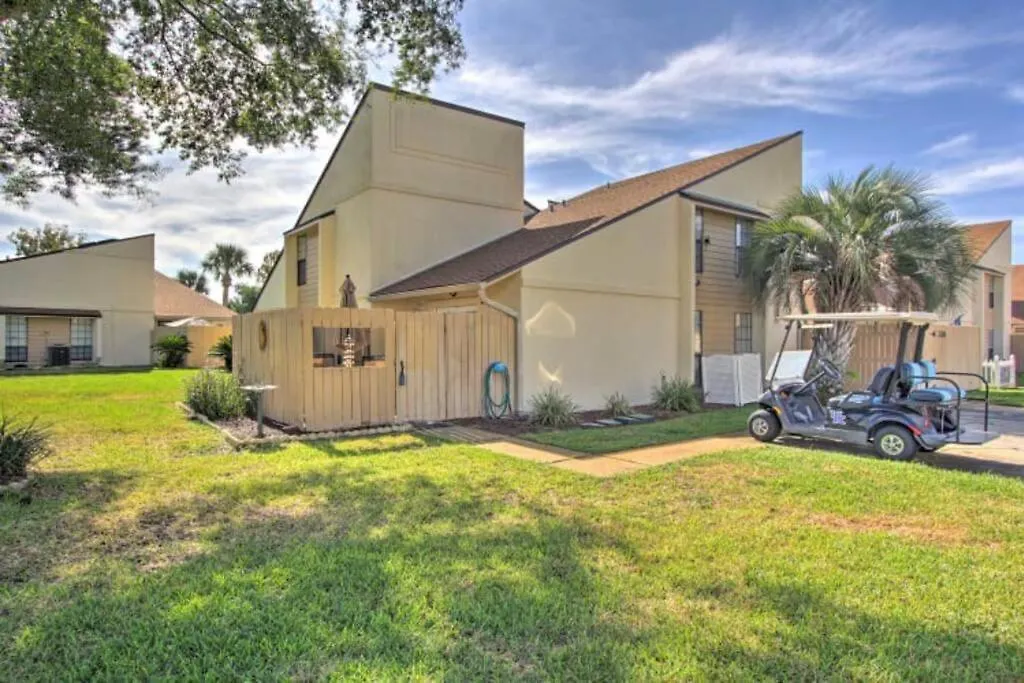 Cheerful 1-Bedroom Townhouse With Spacious Loft Panama City Beach Holiday home
