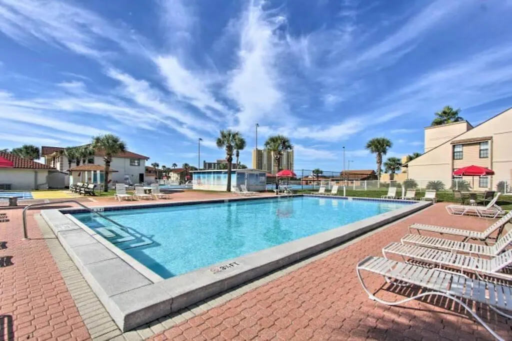 Cheerful 1-Bedroom Townhouse With Spacious Loft Panama City Beach